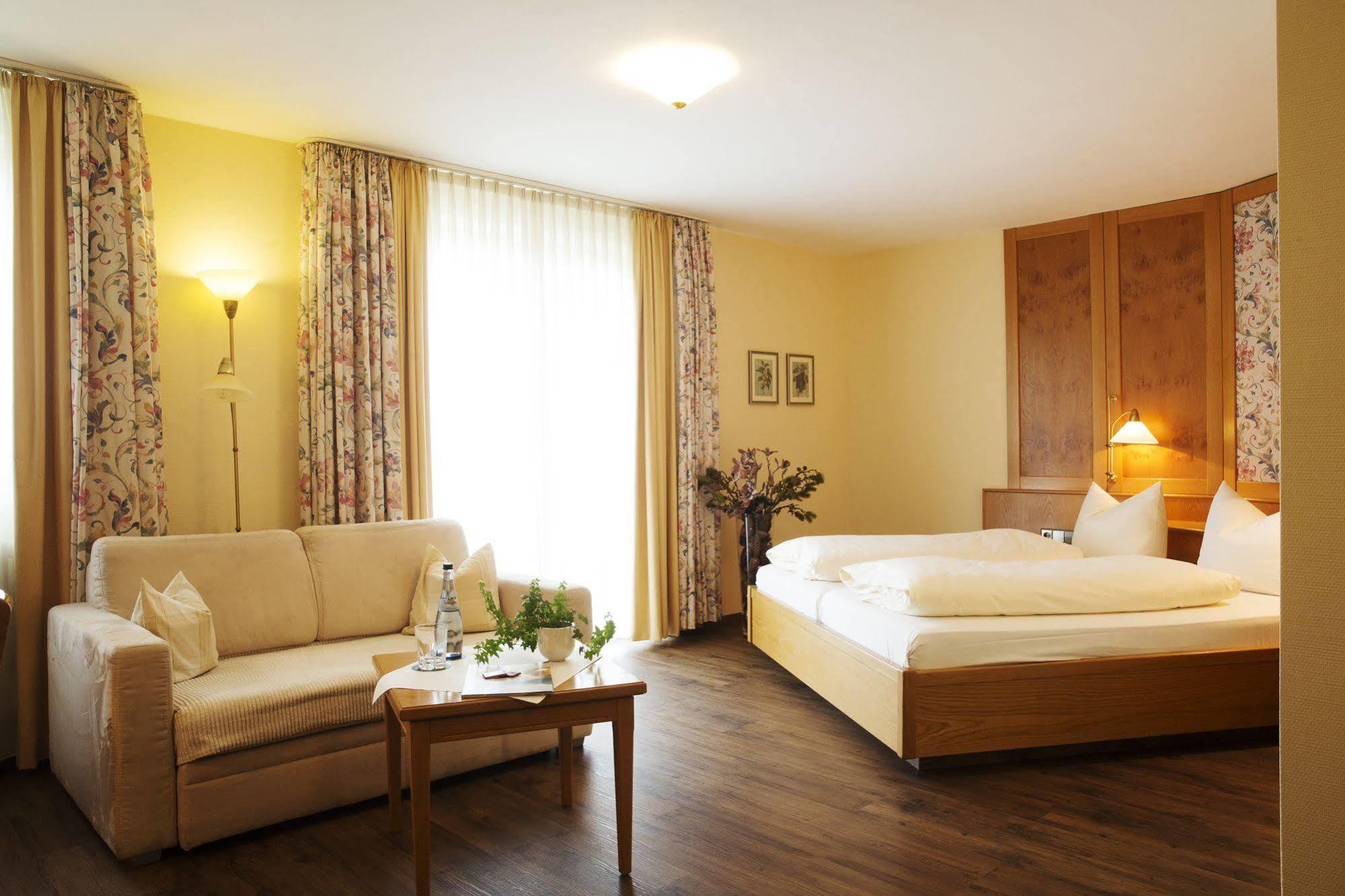 Hotel & Restaurant Dornweiler Hof Illertissen Dış mekan fotoğraf