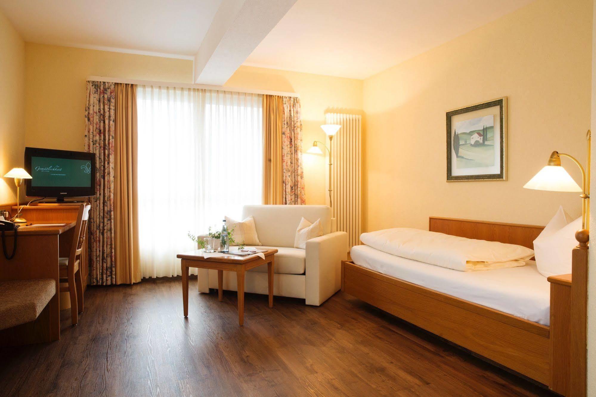 Hotel & Restaurant Dornweiler Hof Illertissen Dış mekan fotoğraf