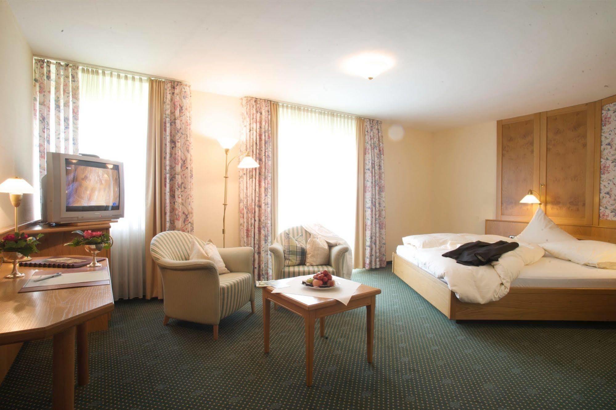 Hotel & Restaurant Dornweiler Hof Illertissen Dış mekan fotoğraf