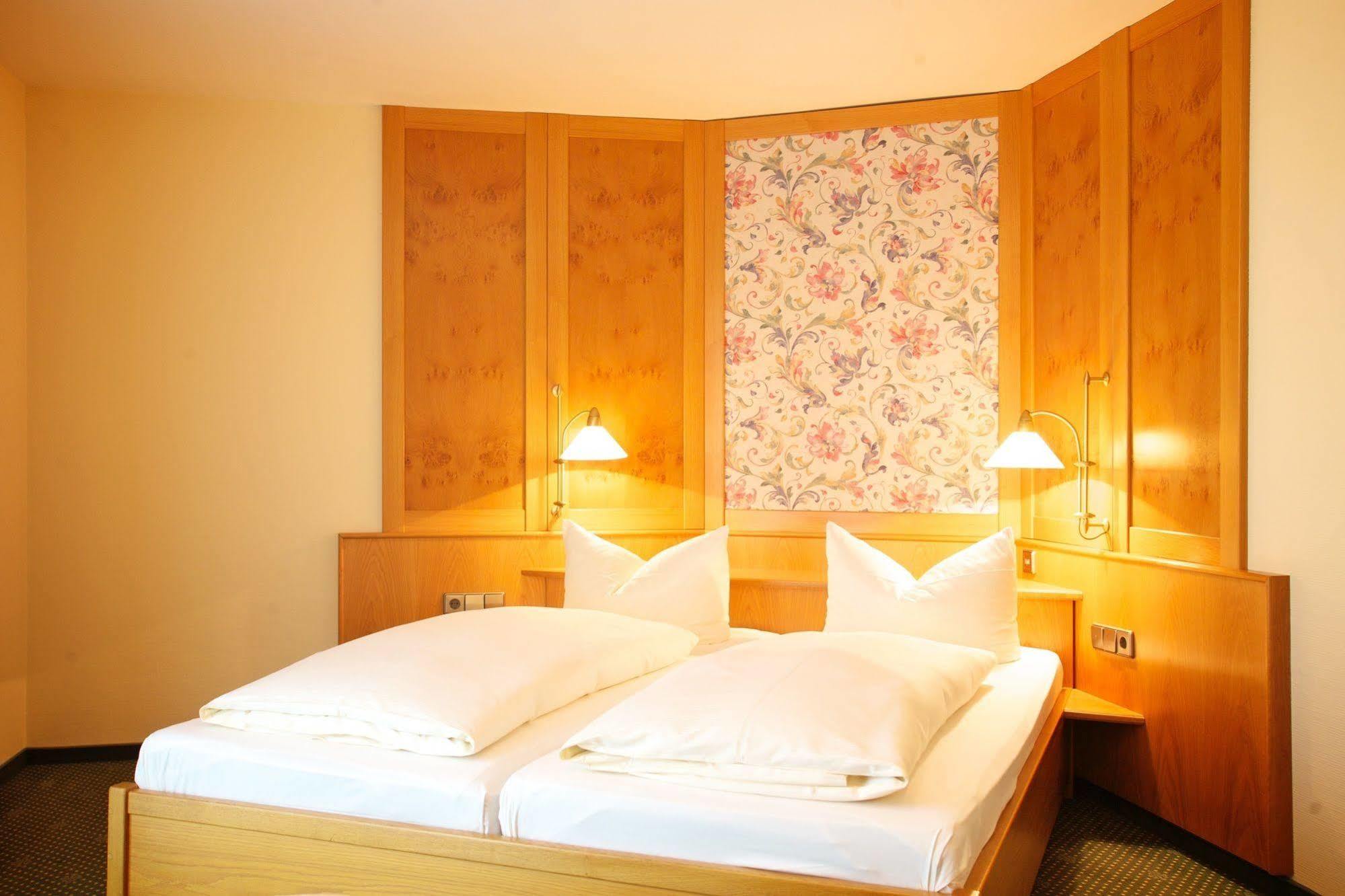 Hotel & Restaurant Dornweiler Hof Illertissen Dış mekan fotoğraf