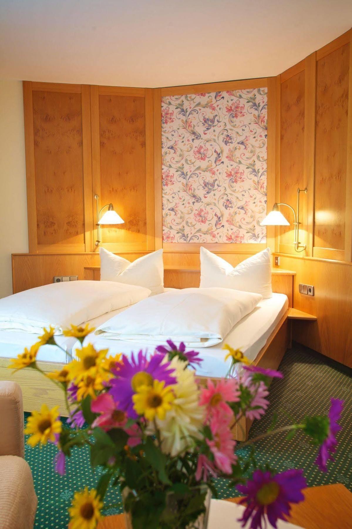 Hotel & Restaurant Dornweiler Hof Illertissen Dış mekan fotoğraf