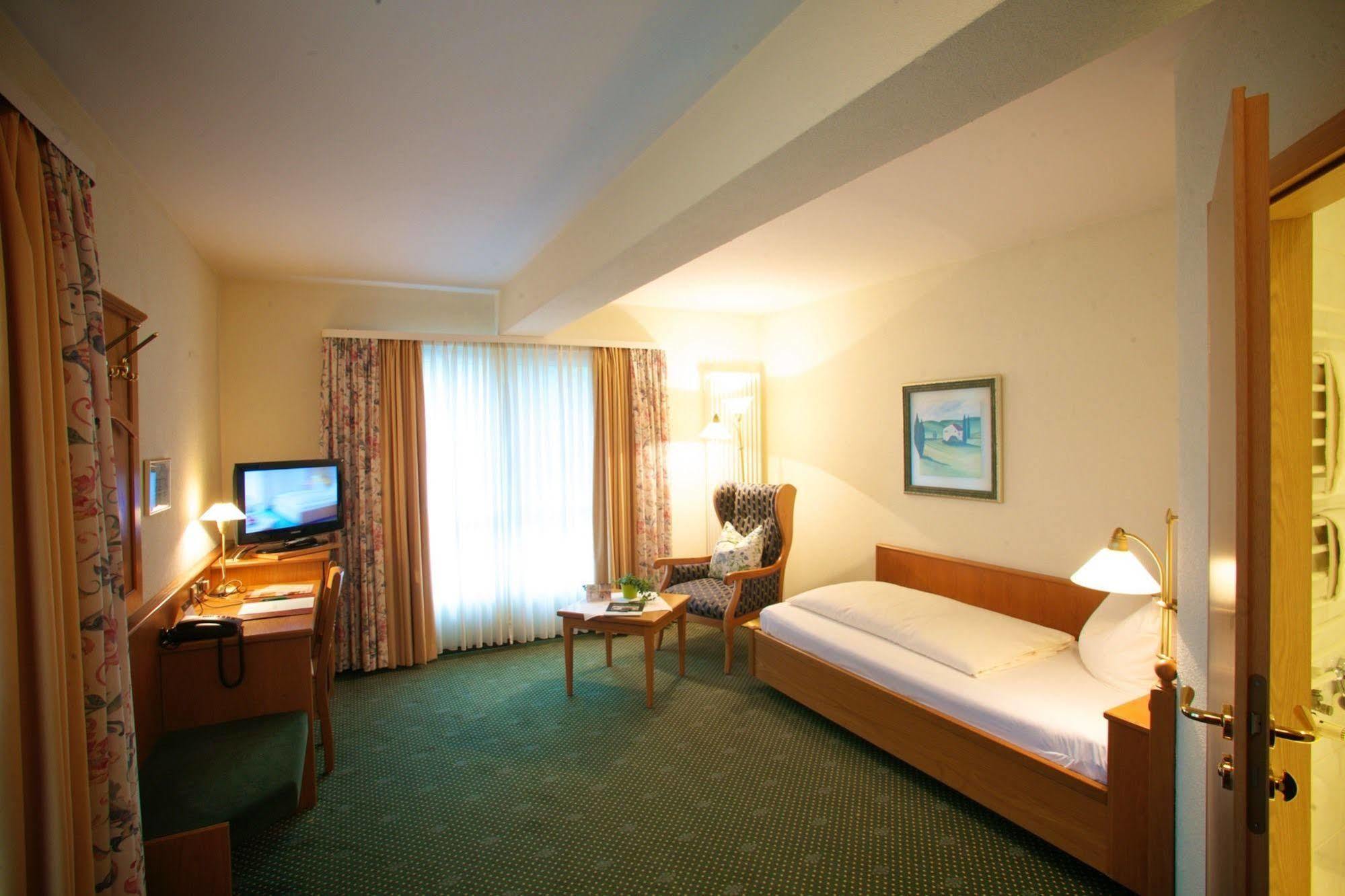 Hotel & Restaurant Dornweiler Hof Illertissen Dış mekan fotoğraf